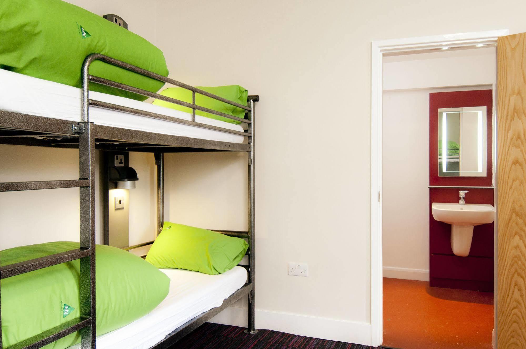 Yha York Hostel Екстериор снимка